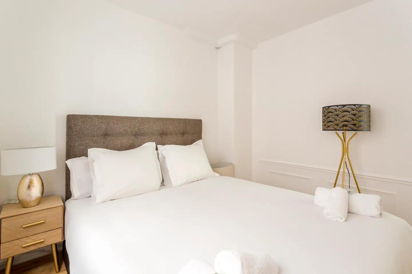 8P - 3Br Le Marais Spacious - Central - Historic Apt Paris Dış mekan fotoğraf
